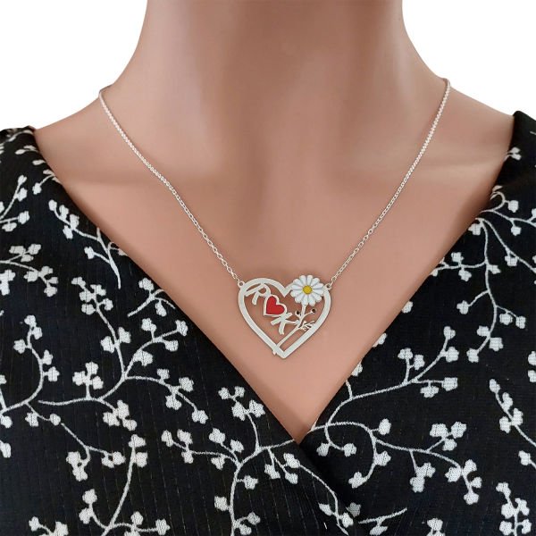 Gümüş Kalpli Tasarım Harfli Papatya Kolye