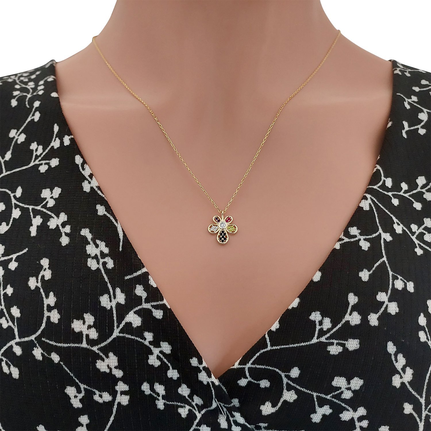 Gümüş Taşlı Papatya Kolye