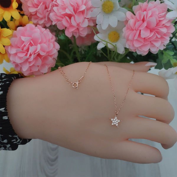 Gümüş Taşlı Minik Yıldız Kolye