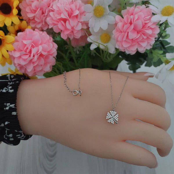 Gümüş Yonca Kolye