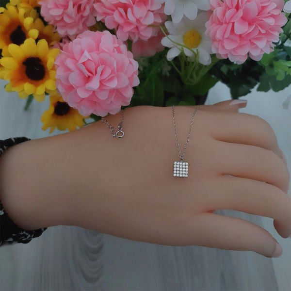 Gümüş Taşlı Minik Kolye