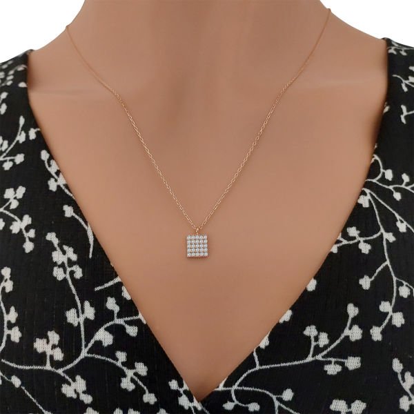 Gümüş Taşlı Minik Kolye