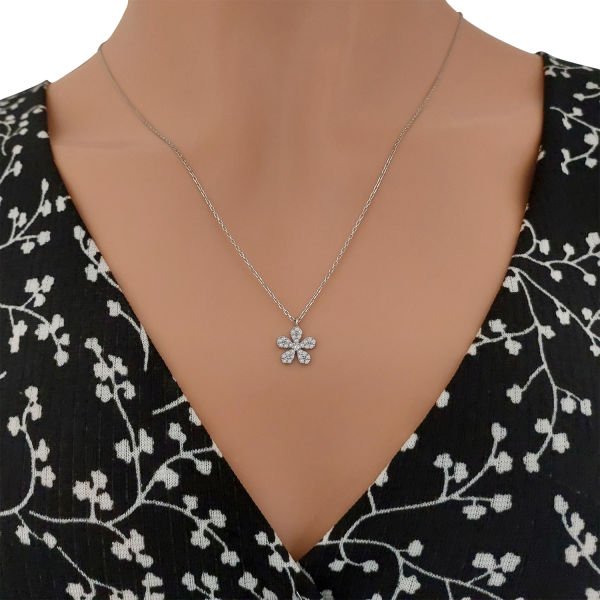Gümüş Minik Taşlı Papatya Kolye