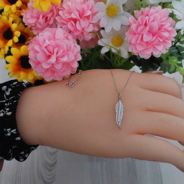 Gümüş Yaprak Kolye