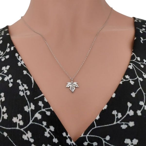 Gümüş Çınar Yaprağı Kolye