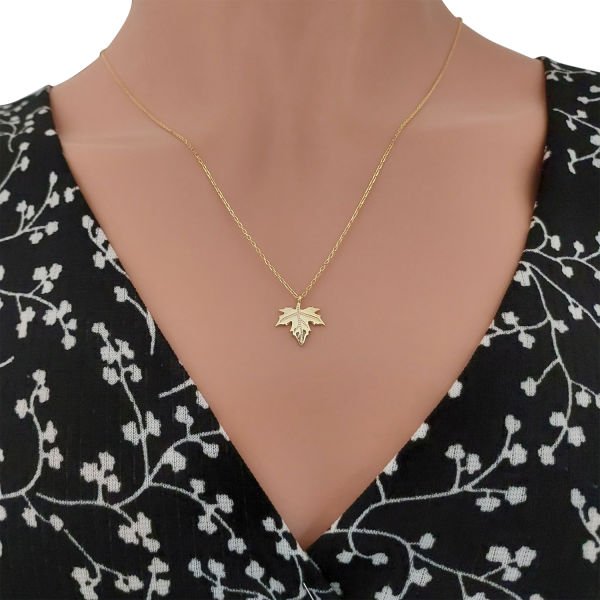 Gümüş Çınar Yaprağı Kolye