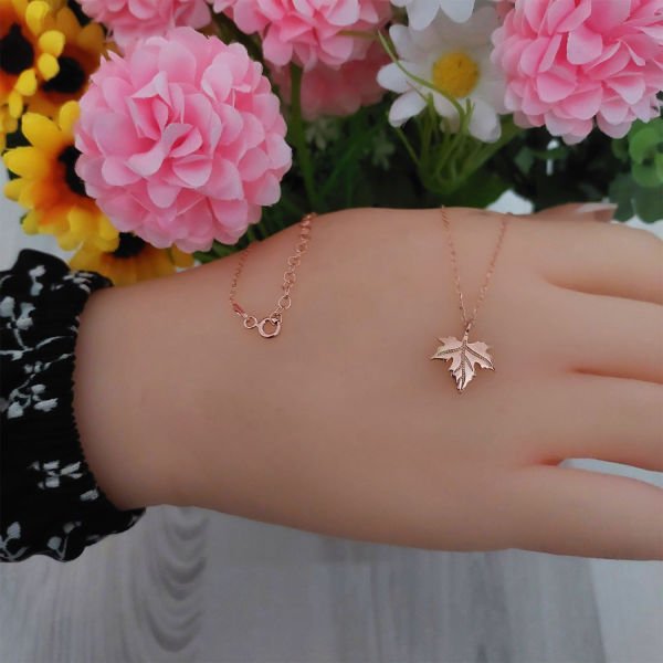 Gümüş Çınar Yaprağı Kolye