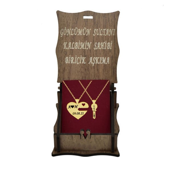 Gümüş Kalpli Anahtar İsimli Kolye