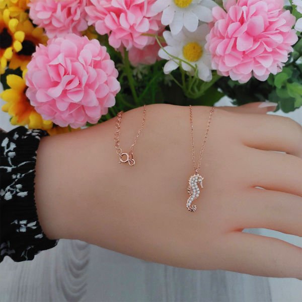 Gümüş Deniz Atı Kolye