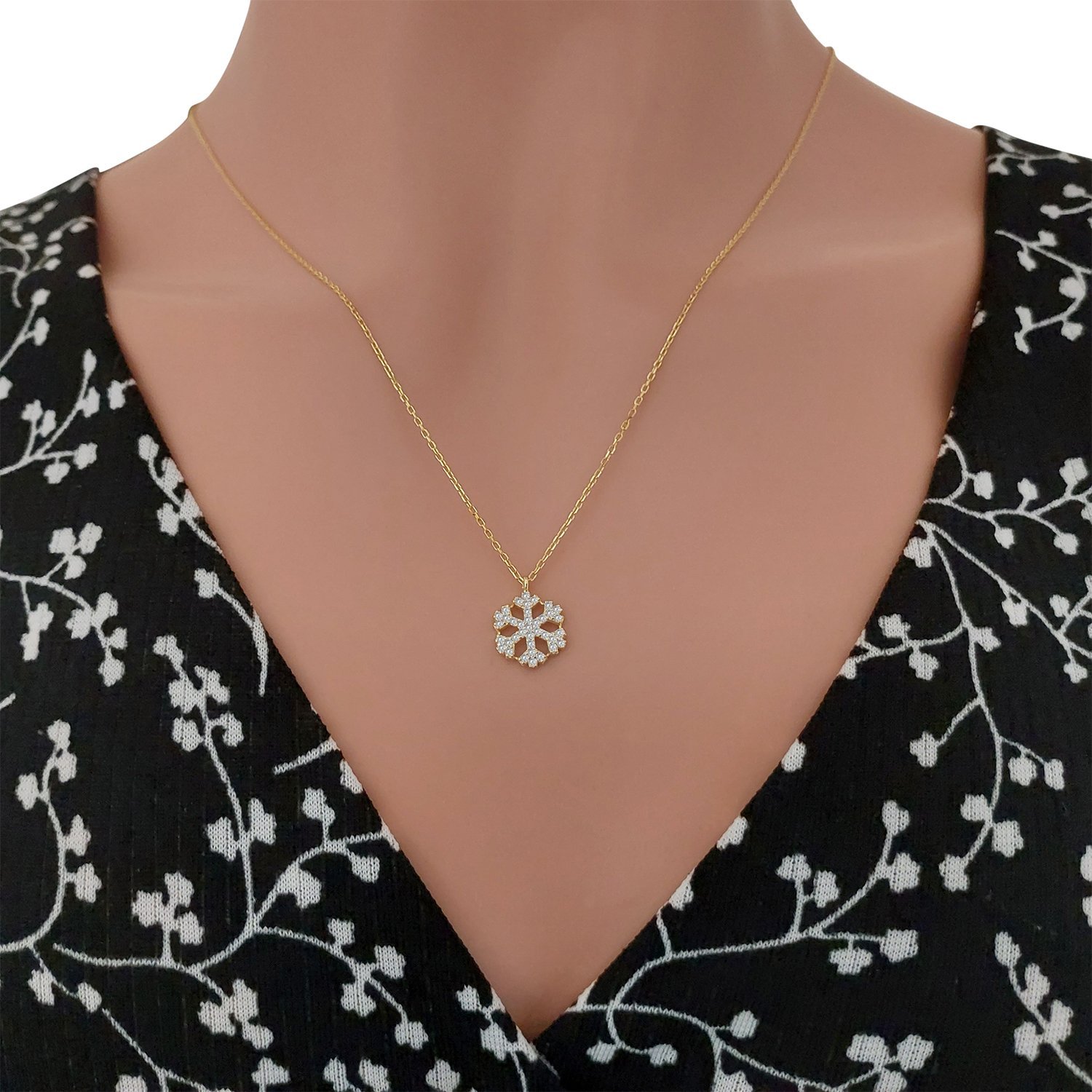 Gümüş Kar Tanesi Kolye