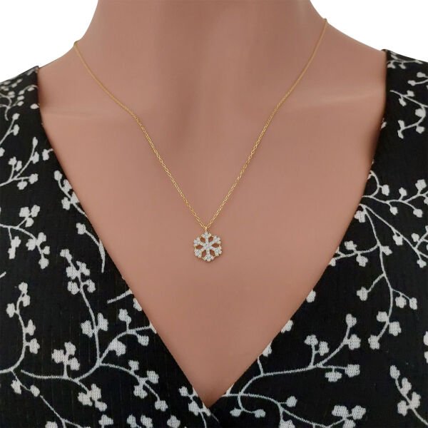 Gümüş Kar Tanesi Kolye