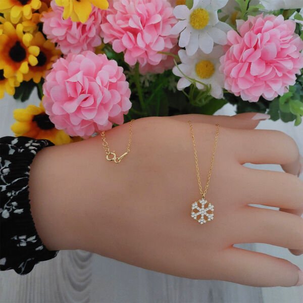 Gümüş Kar Tanesi Kolye