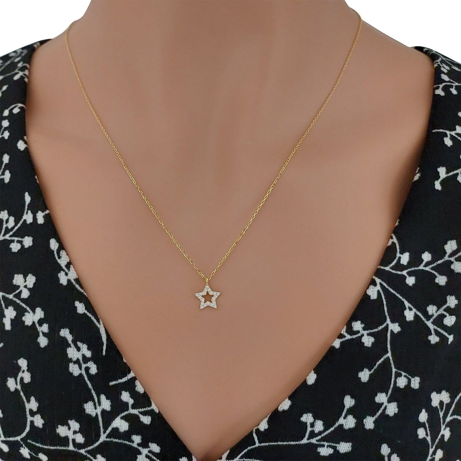 Gümüş Taşlı Yıldız Kolye