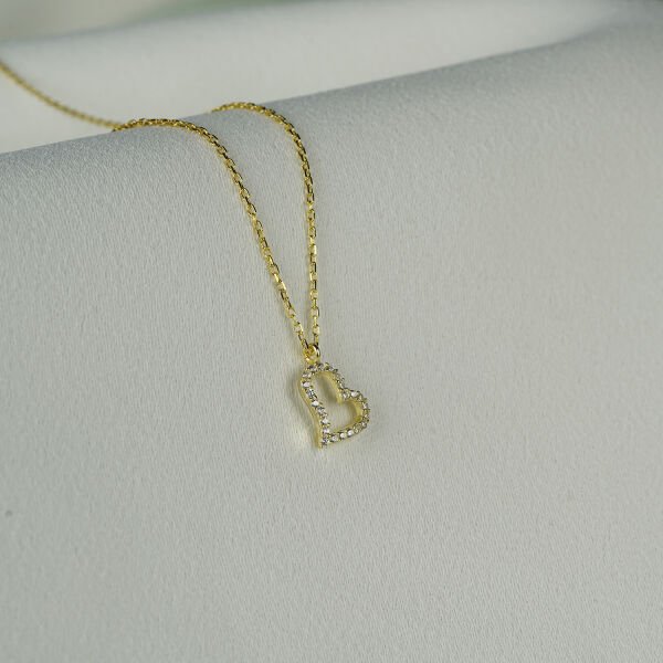 Gümüş Beyaz Taşlı Kalpli Kolye