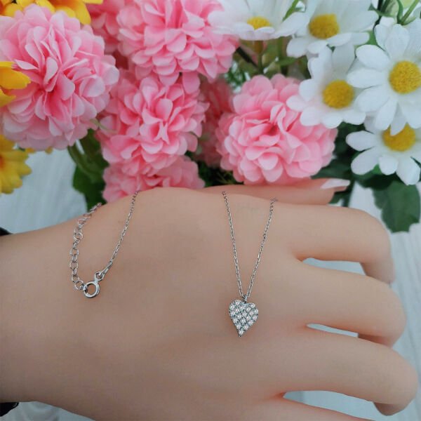 Gümüş Minik Kalpli Kolye