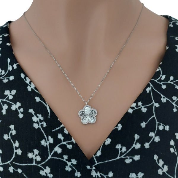 Gümüş Taşlı Kalemli Papatya Kolye