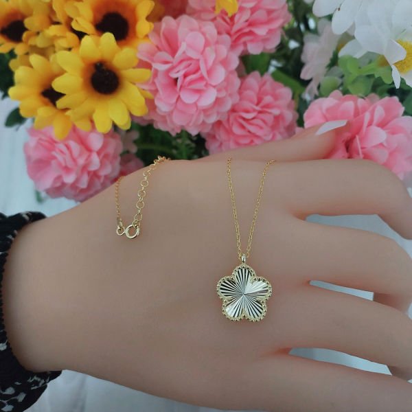 Gümüş Kalemli Papatya Kolye