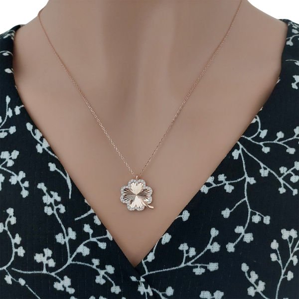 Gümüş Taşlı Yonca Kolye