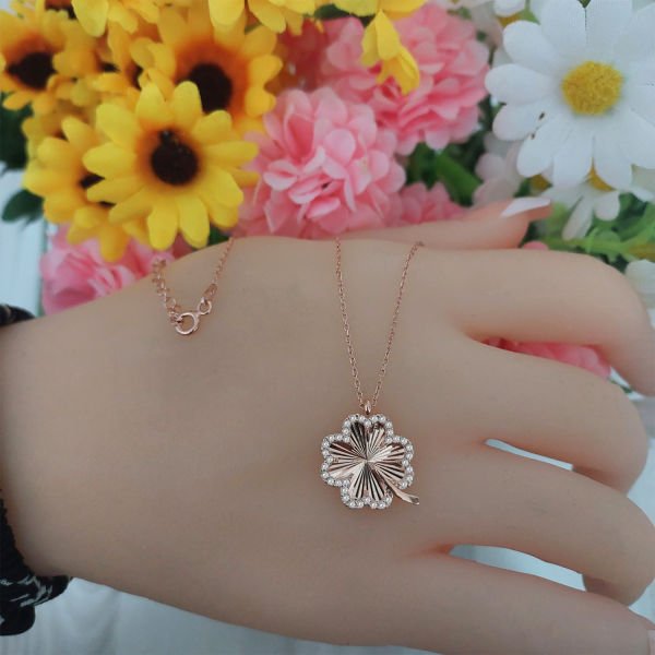 Gümüş Taşlı Yonca Kolye