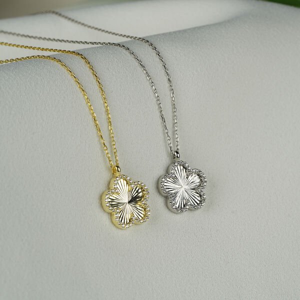 Gümüş Kalemli Yonca Kolye