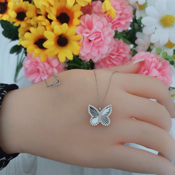 Gümüş Taşlı Kalemli Kelebek Kolye