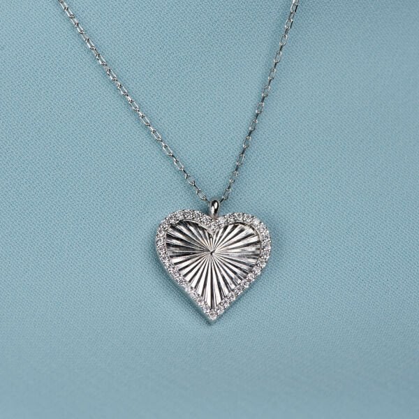 Gümüş Taşlı Kalemli Kalpli Kolye