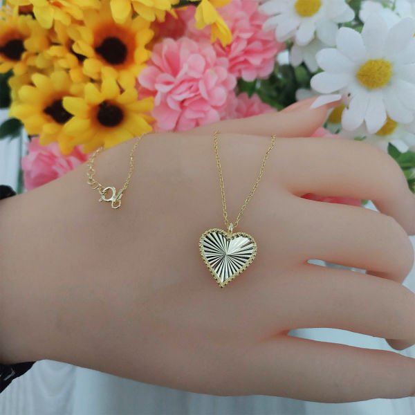 Gümüş Kalemli Kalpli Kolye