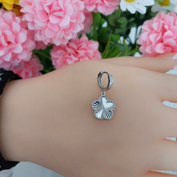 Gümüş Kalemli Papatya Küpe