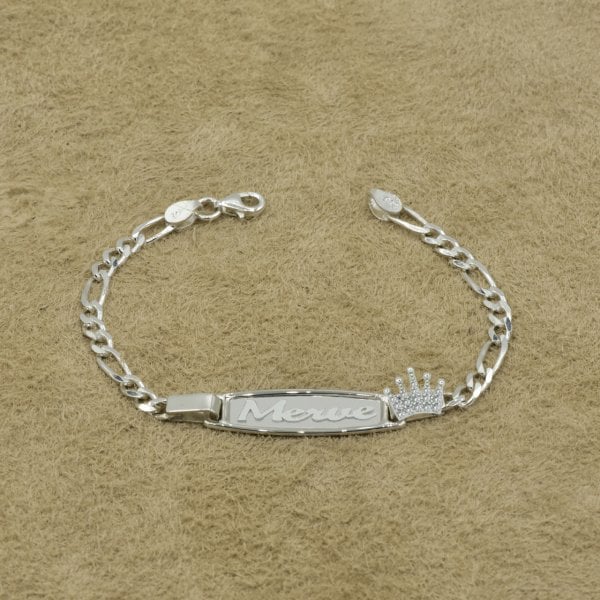 Gümüş Taçlı İsimli Çocuk Künye