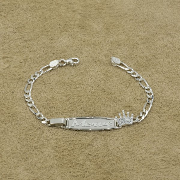 Gümüş Taçlı İsimli Çocuk Künye