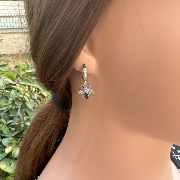 Gümüş Taşlı Papatya Küpe