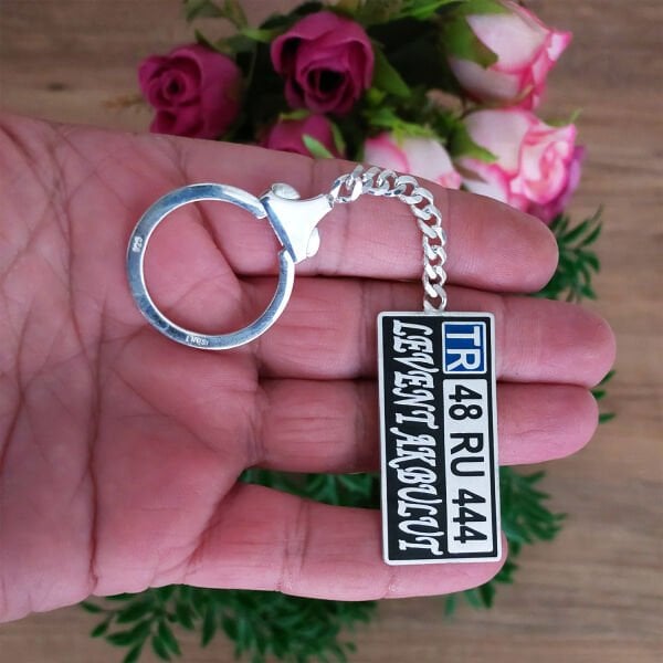 Gümüş Kişiye Özel Araç Plaka İsimli Anahtarlık