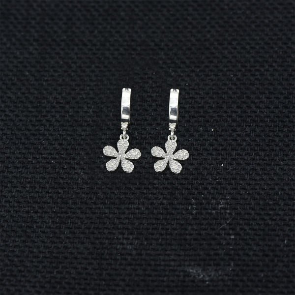 Gümüş Minik Taşlı Papatya Küpe