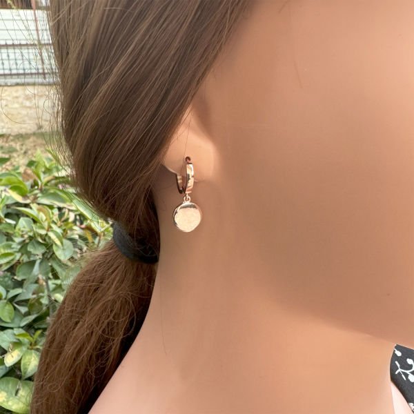 Gümüş Yuvarlak Minik Pul Sallantılı Küpe