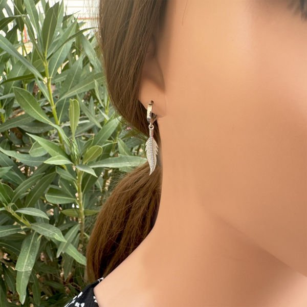 Gümüş Yaprak Sallantılı Küpe