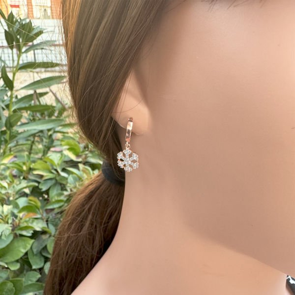 Gümüş Kar Tanesi Sallantılı Küpe