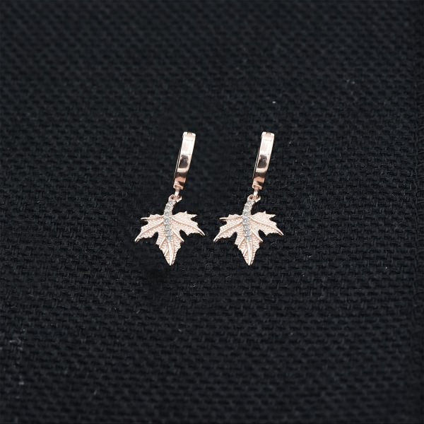 Gümüş Taşlı Çınar Yaprağı Sallantılı Küpe