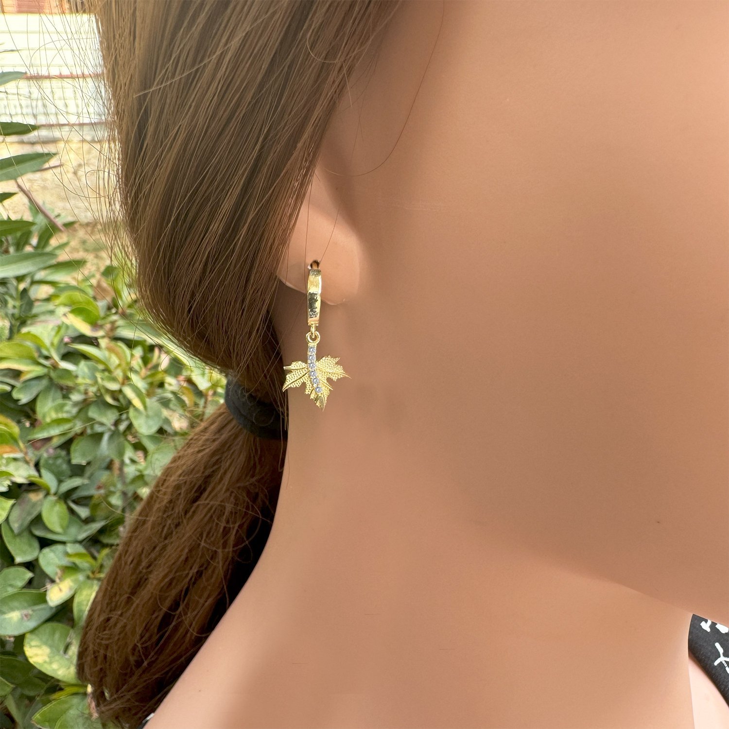 Gümüş Taşlı Çınar Yaprağı Sallantılı Küpe