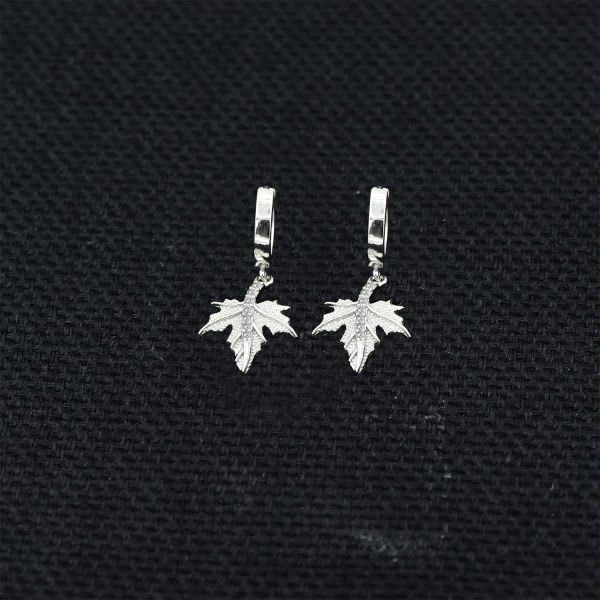 Gümüş Taşlı Çınar Yaprağı Sallantılı Küpe