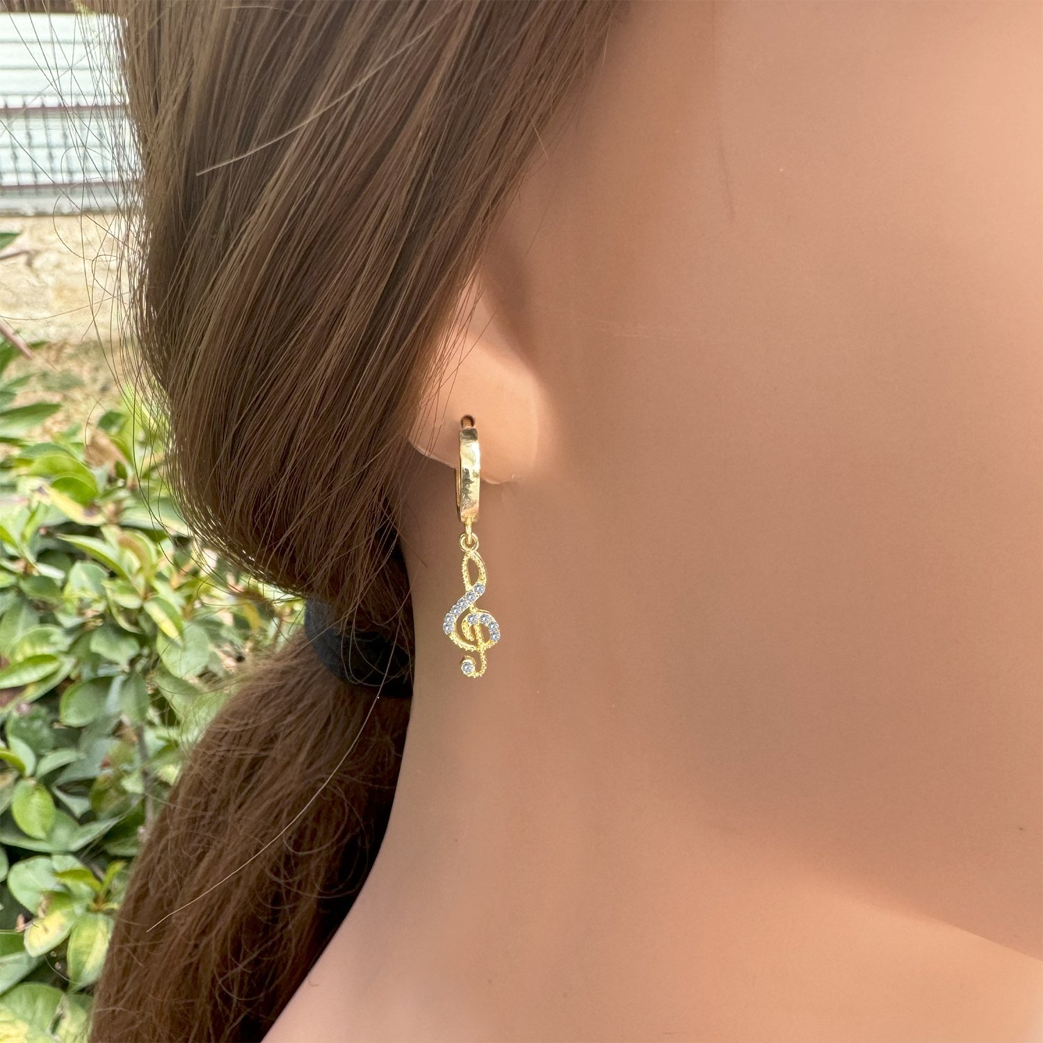 Gümüş Sol Anahtarı Sallantılı Küpe