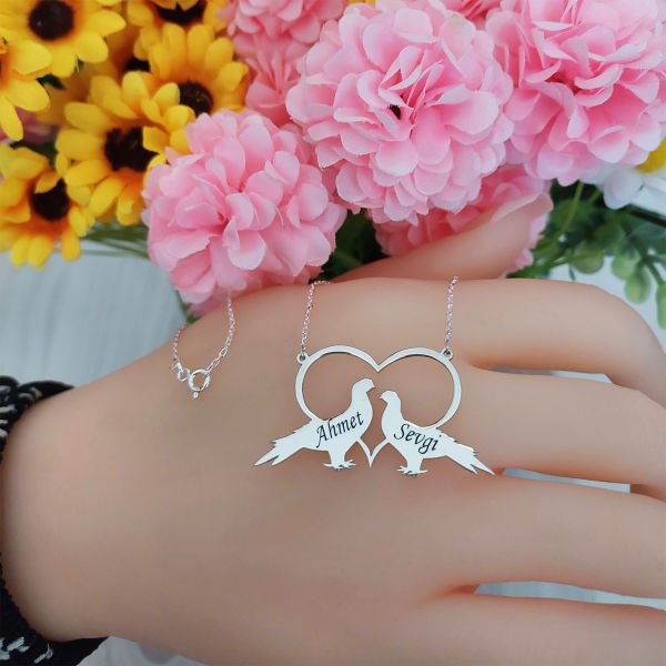 Gümüş Kalpli Kuş Tasarımlı İsimli Kolye
