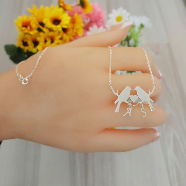 Gümüş Kişiye Özel Kuş Tasarımlı Harfli Kolye