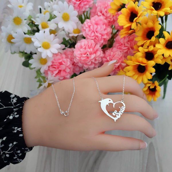 Gümüş Kalpli Yunus Balık Tasarımlı İsimli Kolye