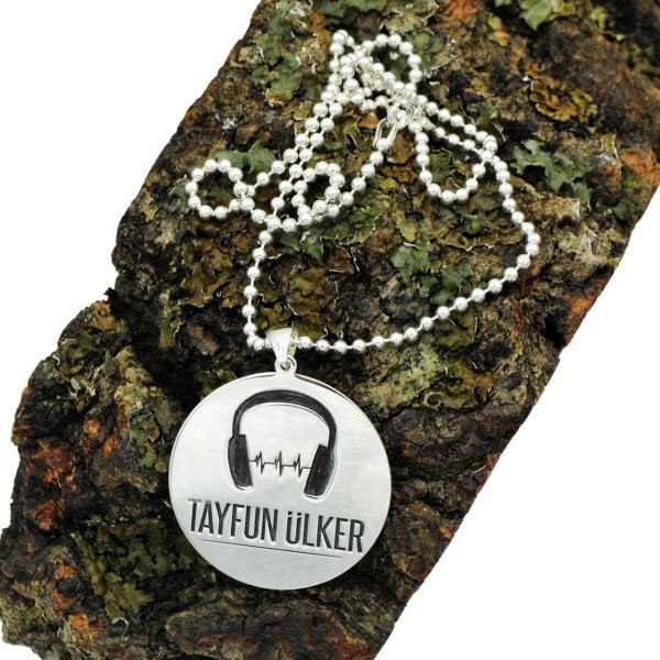 Gümüş Yuvarlak Plaka İsimli Kolye