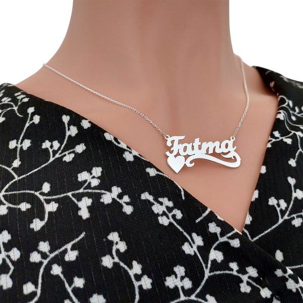 Gümüş Kişiye Özel Altı Kalp Tasarımlı İsimli Kolye