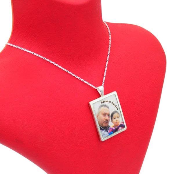 Gümüş Özel Tasarım Kare Plaka Resimli Kolye