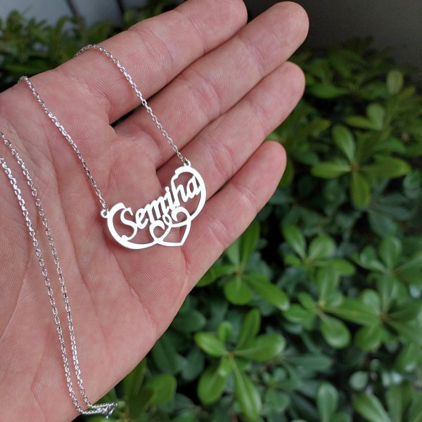 Gümüş Özel Tasarım Altı Kalp Desenli İsimli Kolye