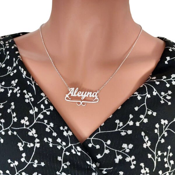 Gümüş Özel Tasarım Altı Desenli İsimli Kolye