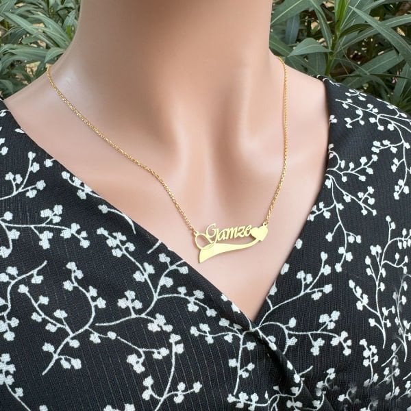 Gümüş Altı Desenli Kalpli İsimli Kolye