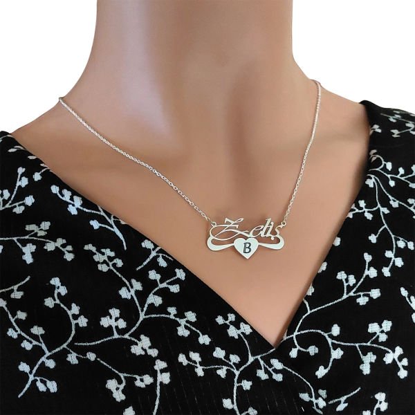 Gümüş Altı Desenli Kalpli İsimli Kolye